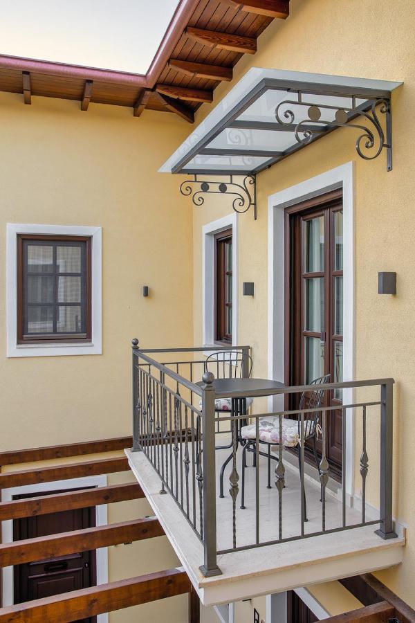Petrou Suites Ioánina Exterior foto